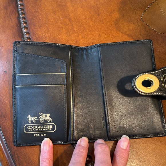 Coach Legacy Turnlock Wallet/Agenda - Picture 9 of 11